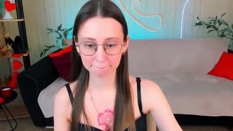 Snapshot of yourlovelystoryy chatting on 07.17.26 Vetta online show from 07.17.26