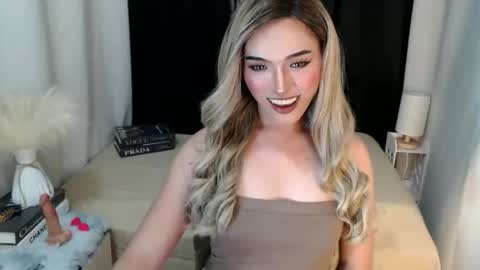 Snapshot of yournaughtykendal chatting on 03.29.26 TIFFANY SUCKING QUEEN online show from 03.29.26