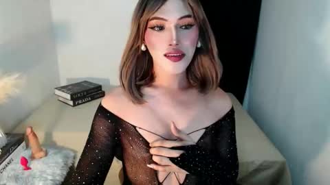 Snapshot of yournaughtykendal chatting on 05.09.26 TIFFANY SUCKING QUEEN online show from 05.09.26