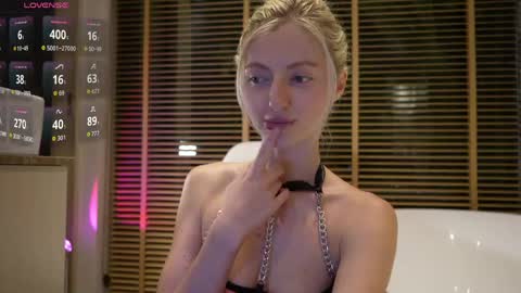 Snapshot of yournaughtymiss chatting on 06.02.26 Eva online show from 06.02.26