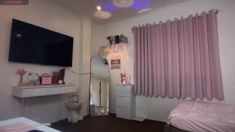 yournaughtyprincessx online show from 06.19.26