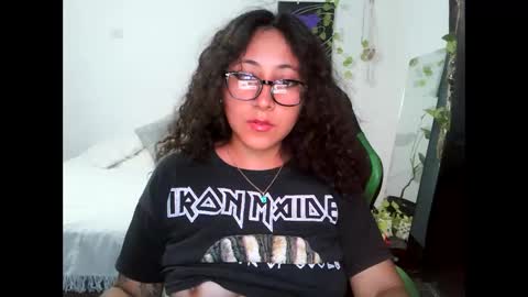 Snapshot of yourownerserena chatting on 01.29.25 Serena online show from 01.29.25