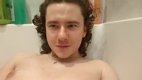 Snapshot of yourpantyhosesla_ve chatting on 11.07.25 Nylon slave online show from 11.07.25