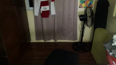 Snapshot of yourpinoy chatting on 12.16.24 Iring online show from 12.16.24