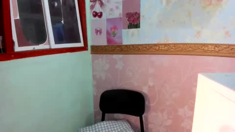 Snapshot of yourprettytrish chatting on 04.19.26 Trish online show from 04.19.26