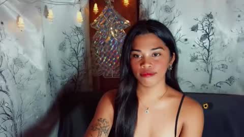 Snapshot of yourqueen_19 chatting on 05.09.26 yourqueen_19 online show from 05.09.26