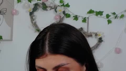 Snapshot of yours_goddess chatting on 06.18.26 yours_goddess online show from 06.18.26