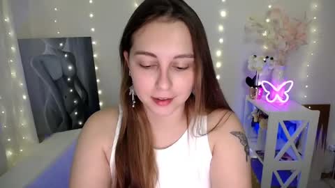 Snapshot of yours_piece_of_happiness_ chatting on 06.19.26 Happy online show from 06.19.26