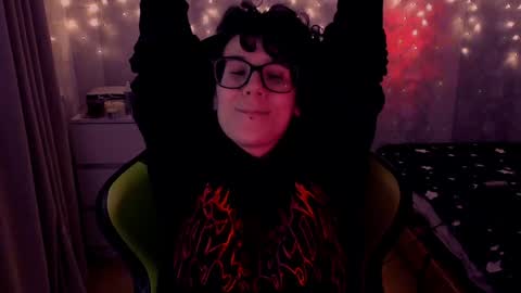 Snapshot of yourscosmic chatting on 01.15.25 Yours Cosmic online show from 01.15.25