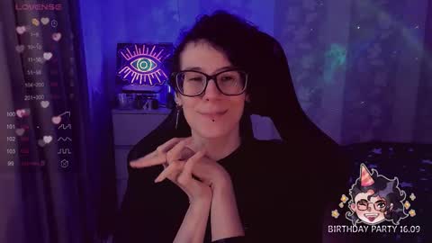 Snapshot of yourscosmic chatting on 09.16.25 Yours Cosmic online show from 09.16.25