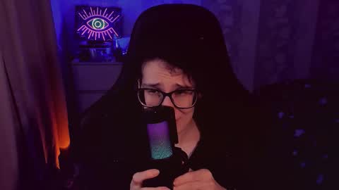 Snapshot of yourscosmic chatting on 10.03.25 Yours Cosmic online show from 10.03.25