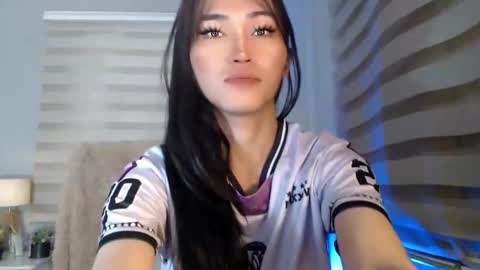    online show from 10.05.25