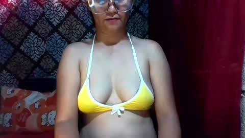 Snapshot of yourshygirl82 chatting on 01.15.25 im MAY online show from 01.15.25