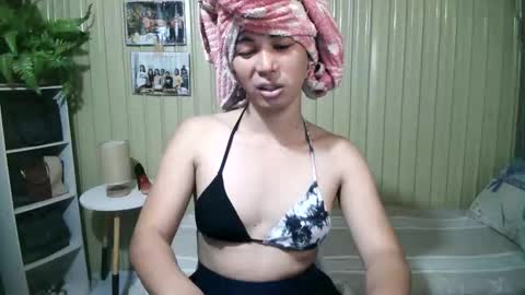 Snapshot of yoursubmissive_larah chatting on 04.12.26 yoursubmissive_larah online show from 04.12.26