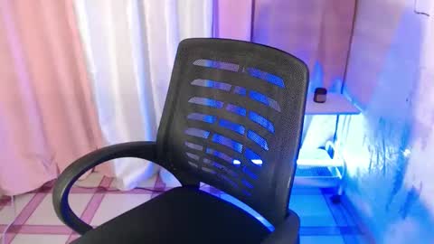 Snapshot of yoursweet_sandra chatting on 10.18.25 MYSTERIOUS QUEEN online show from 10.18.25