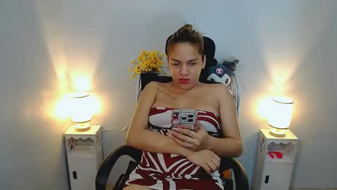 YourDreamgirl  online show from 02.05.25