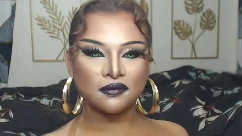 Snapshot of yourtrannyqueenxxx chatting on 04.19.26 Anastacia Grey online show from 04.19.26