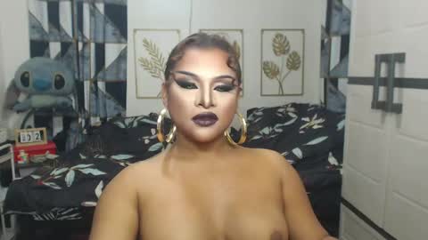Snapshot of yourtrannyqueenxxx chatting on 05.01.26 Anastacia Grey online show from 05.01.26