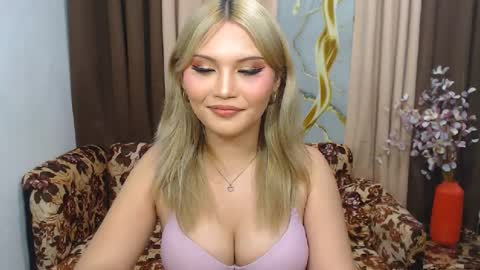 Snapshot of youungsextdeity chatting on 07.07.26 cathy online show from 07.07.26
