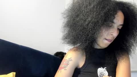 elizabeth  ju   online show from 02.03.25