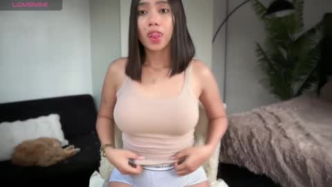 YowgineTheGreat online show from 12.08.24