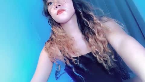 Snapshot of ysabella_love69 chatting on 10.27.25 ysabella_love69 online show from 10.27.25