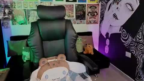    rawr   Anne Independent model      online show from 02.10.26