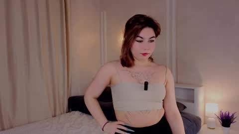 Snapshot of yukointerrante chatting on 11.22.25 Amy Novak online show from 11.22.25