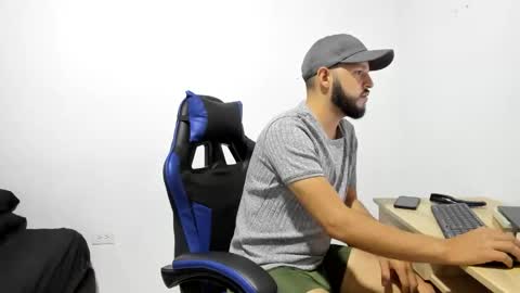 Snapshot of yulian0920 chatting on 11.13.25 YULIAN online show from 11.13.25