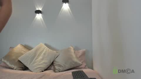 Snapshot of yulievans chatting on 12.27.24 yulievans online show from 12.27.24