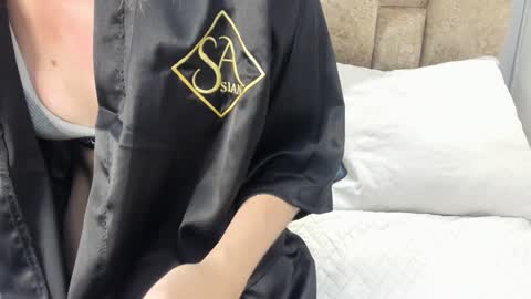 Snapshot of yulievans chatting on 02.07.25 yulievans online show from 02.07.25