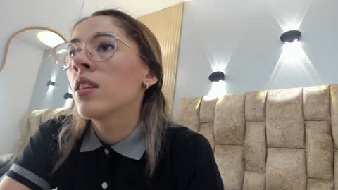 Snapshot of yulievans chatting on 02.07.25 yulievans online show from 02.07.25