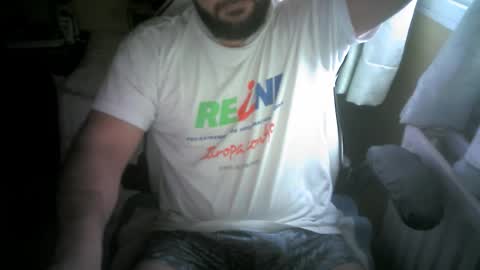 yulius_7 online show from 10.29.25