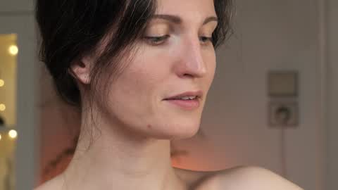 yulla dao online show from 01.14.25