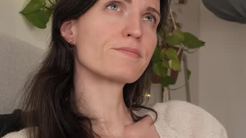 yulla dao online show from 02.04.25