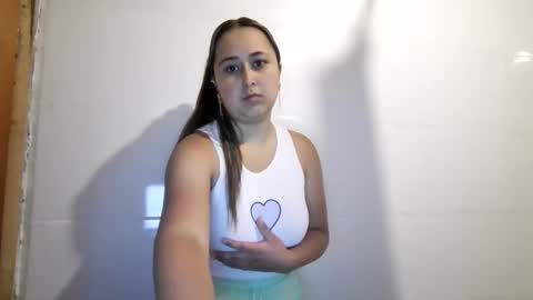 yulyorozco2020 online show from 01.13.26