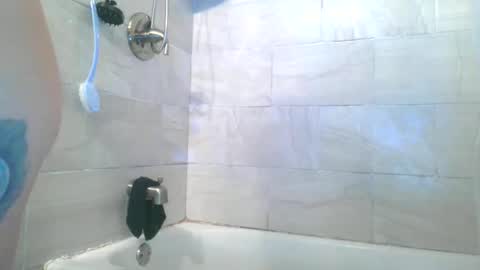 Snapshot of yumiepussyy chatting on 10.19.25 Payton kelly online show from 10.19.25