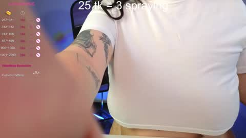 Snapshot of yumiyammy chatting on 12.17.24 YumemiyaYumi online show from 12.17.24