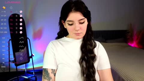 Snapshot of yumiyammy chatting on 12.22.24 YumemiyaYumi online show from 12.22.24