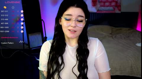 Snapshot of yumiyammy chatting on 01.05.25 YumemiyaYumi online show from 01.05.25