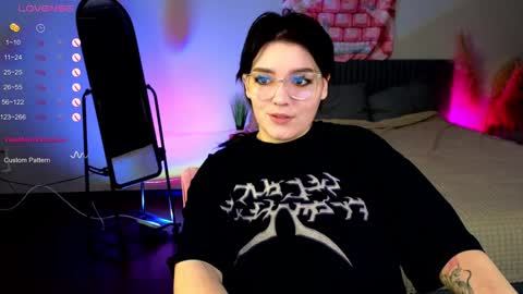 Snapshot of yumiyammy chatting on 01.05.25 YumemiyaYumi online show from 01.05.25