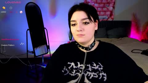 Snapshot of yumiyammy chatting on 01.06.25 YumemiyaYumi online show from 01.06.25