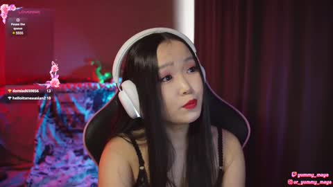 Snapshot of yummy_maya chatting on 02.21.25 Chimi online show from 02.21.25