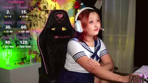 Snapshot of yummy_maya chatting on 10.31.25 Chimi online show from 10.31.25