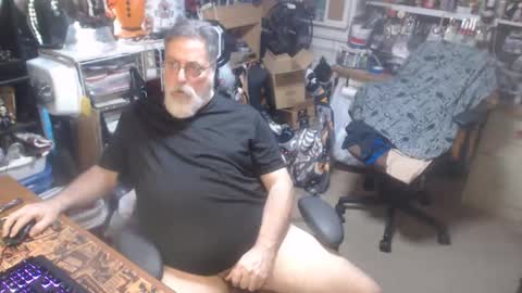 Snapshot of yummyflguy chatting on 04.17.26 yummyflguy online show from 04.17.26