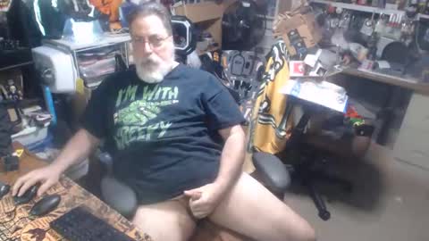 Snapshot of yummyflguy chatting on 04.22.26 yummyflguy online show from 04.22.26