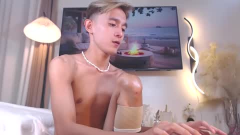 Justine online show from 02.24.25