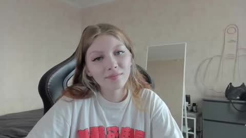 yunarosee online show from 09.13.25