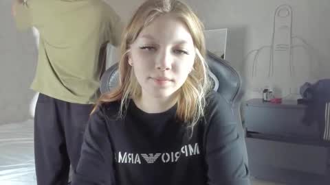 yunarosee online show from 09.15.25