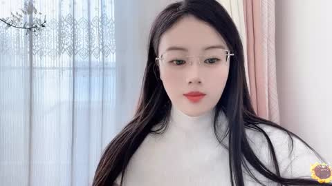 Snapshot of yuner0715 chatting on 12.03.24 YunEr online show from 12.03.24